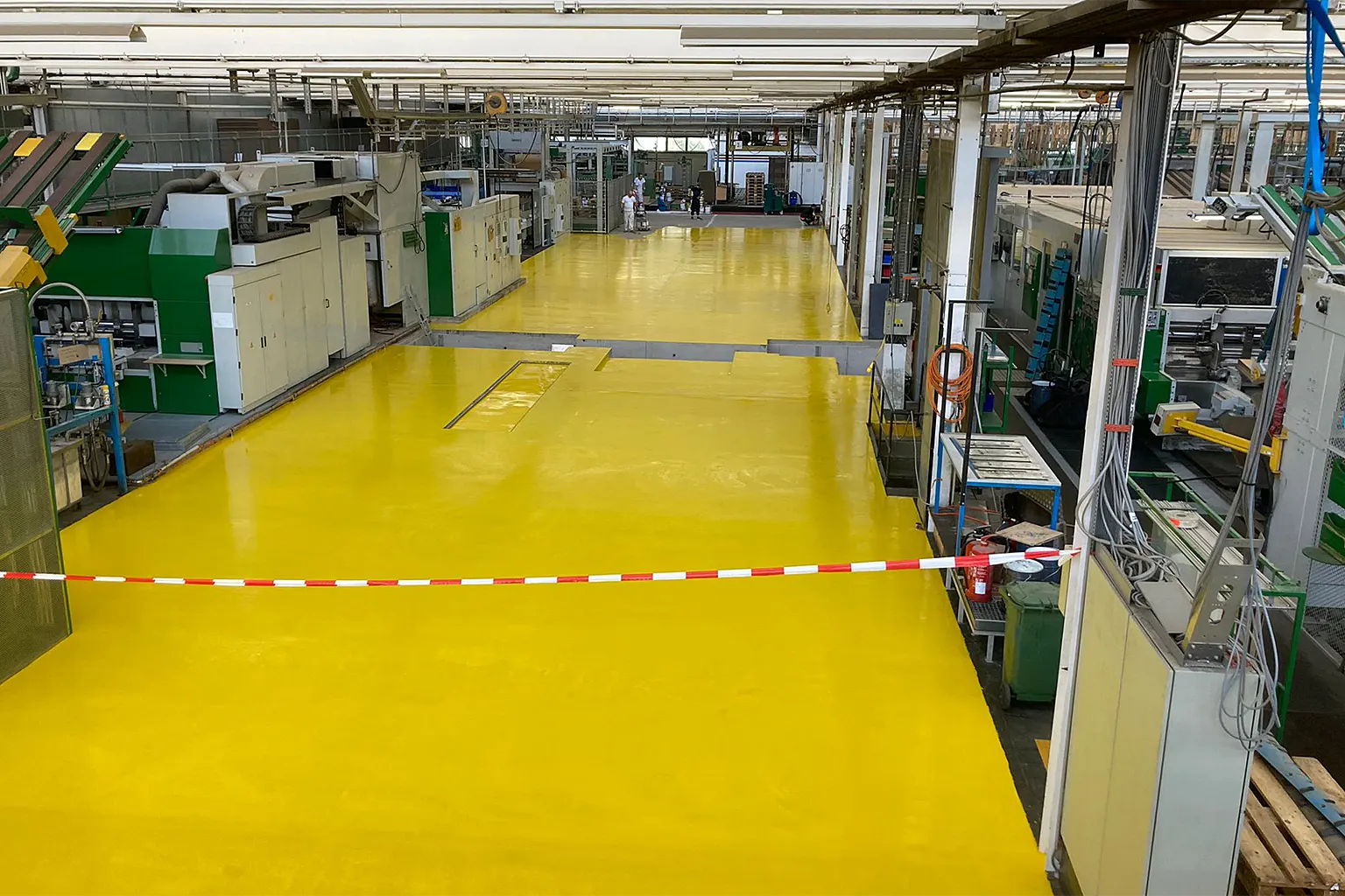 Neuer gelber Industrieboden bei Schelling in Schafisheim